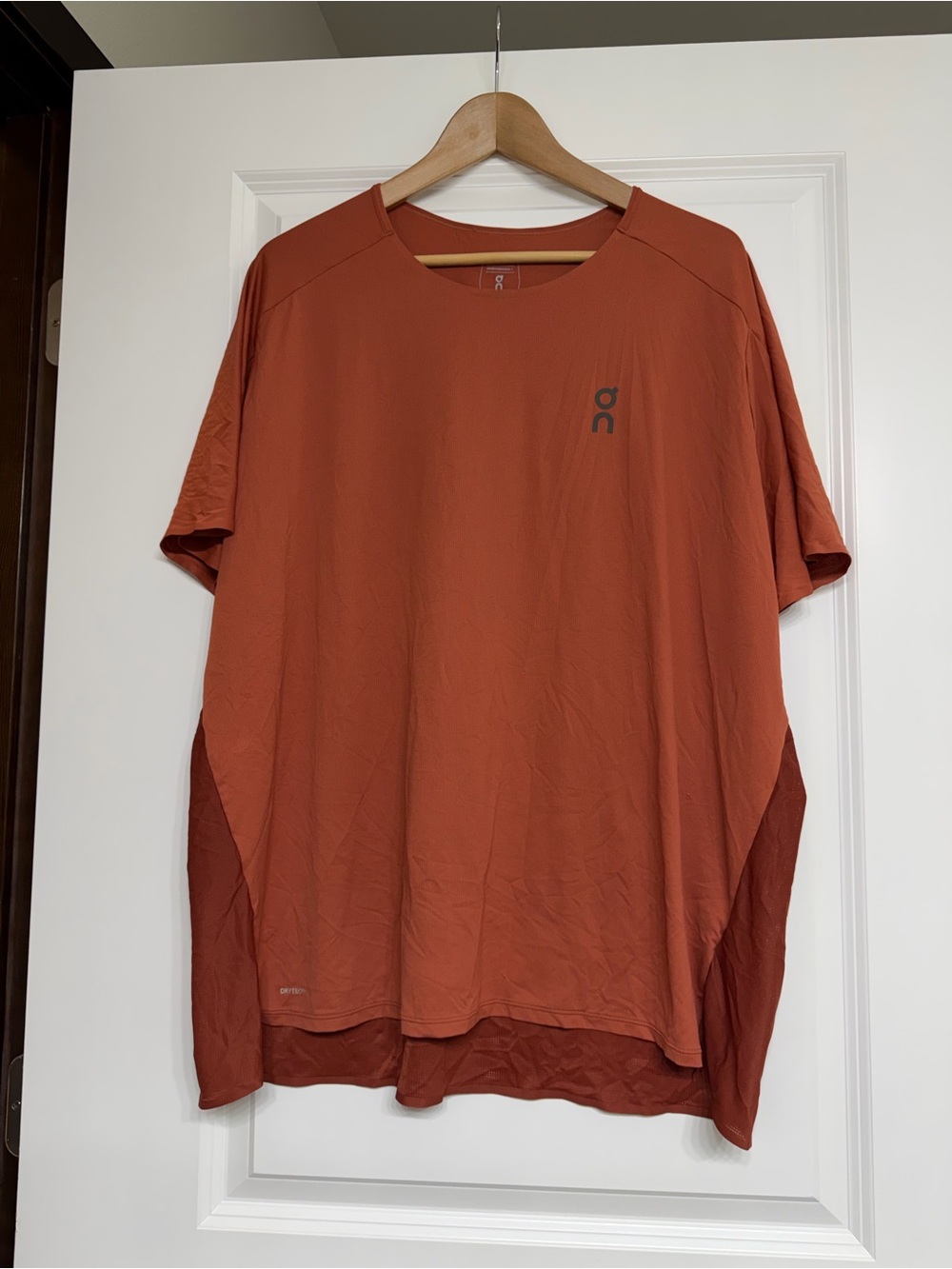 On Running Men’s Short Sleeve Tee in Rust